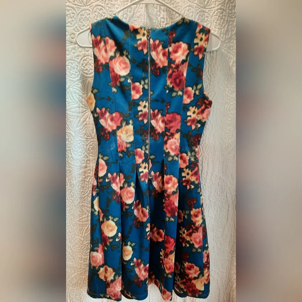 Kut From The Cloth Dress Womans 2 Blue Floral Sleeveless Formal Party Whimsical - Picture 4 of 13